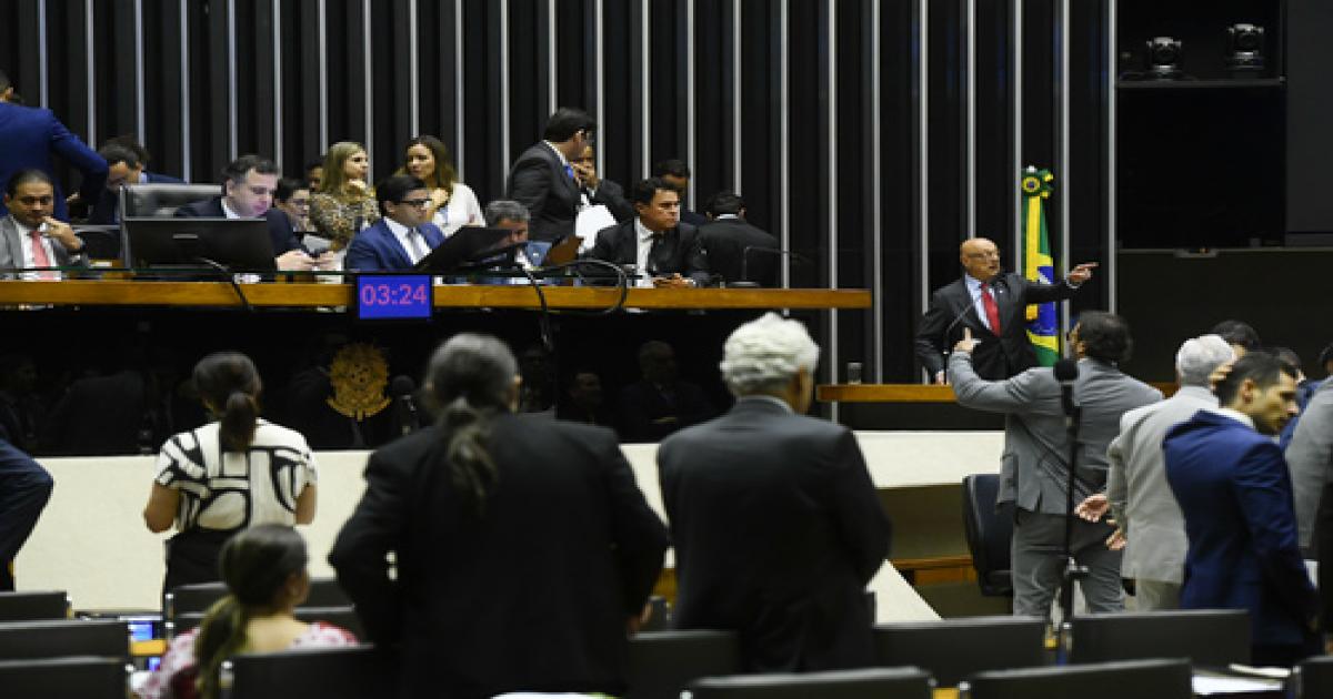 Congresso derruba veto do presidente à desoneração da folha de pagamento