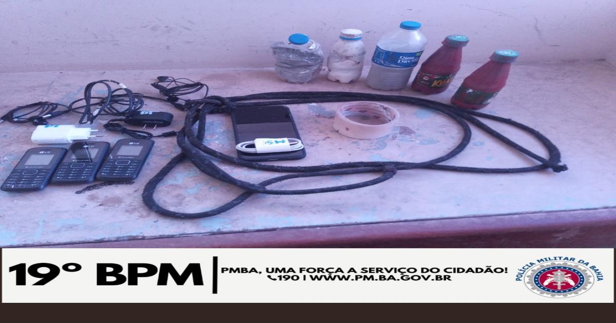 Bandidos foram flagrados tentando arremessar celulares dentro do presídio de Jequié