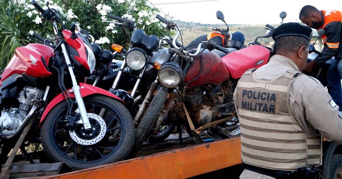 Motos apreendidas pela polícia militar de Brejões são encaminhadas para pátio do DETRAN de Jequié.