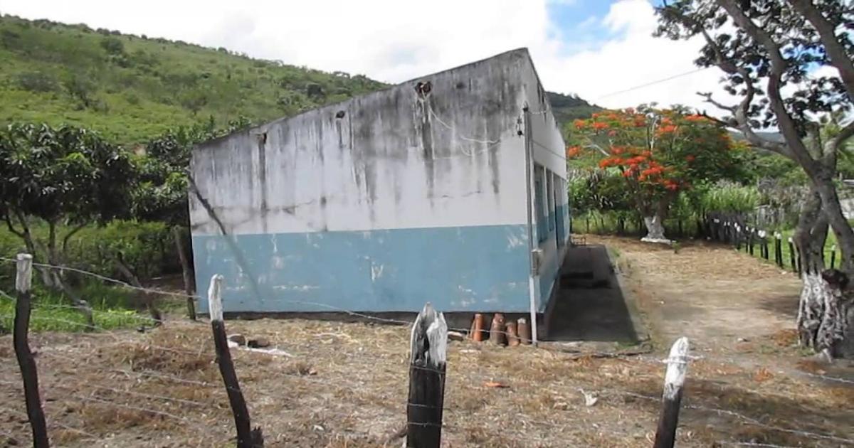Moradores de região da Fazenda Ouro estão sofrendo com a falta de água