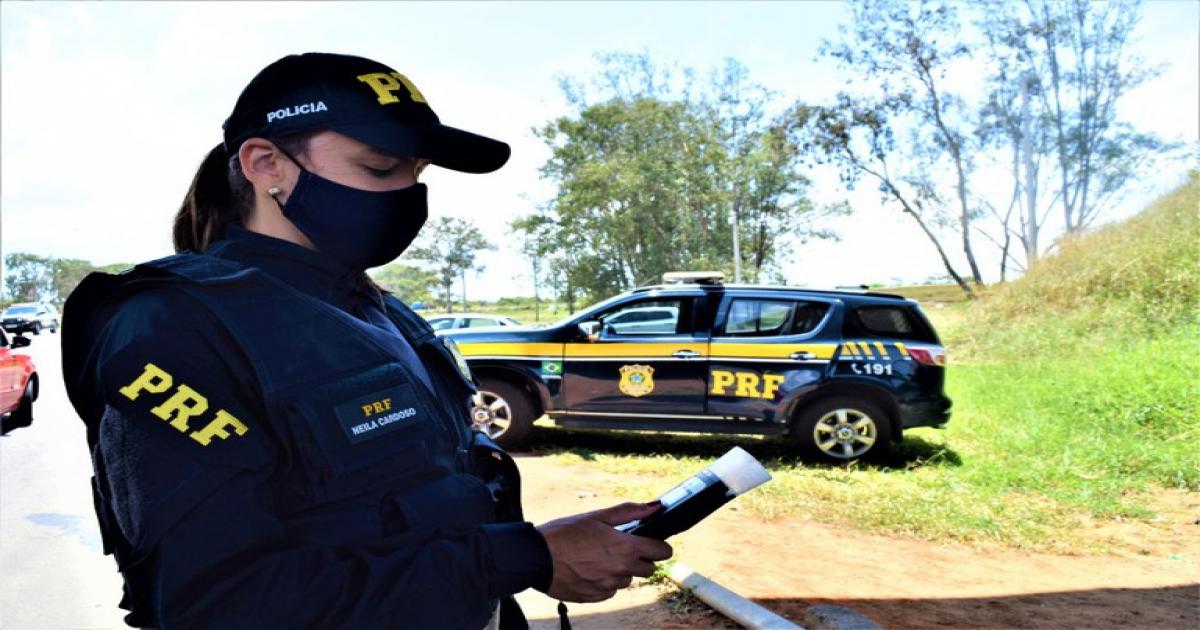 PRF prende motorista embriagada que se envolveu em acidente em Ubatã