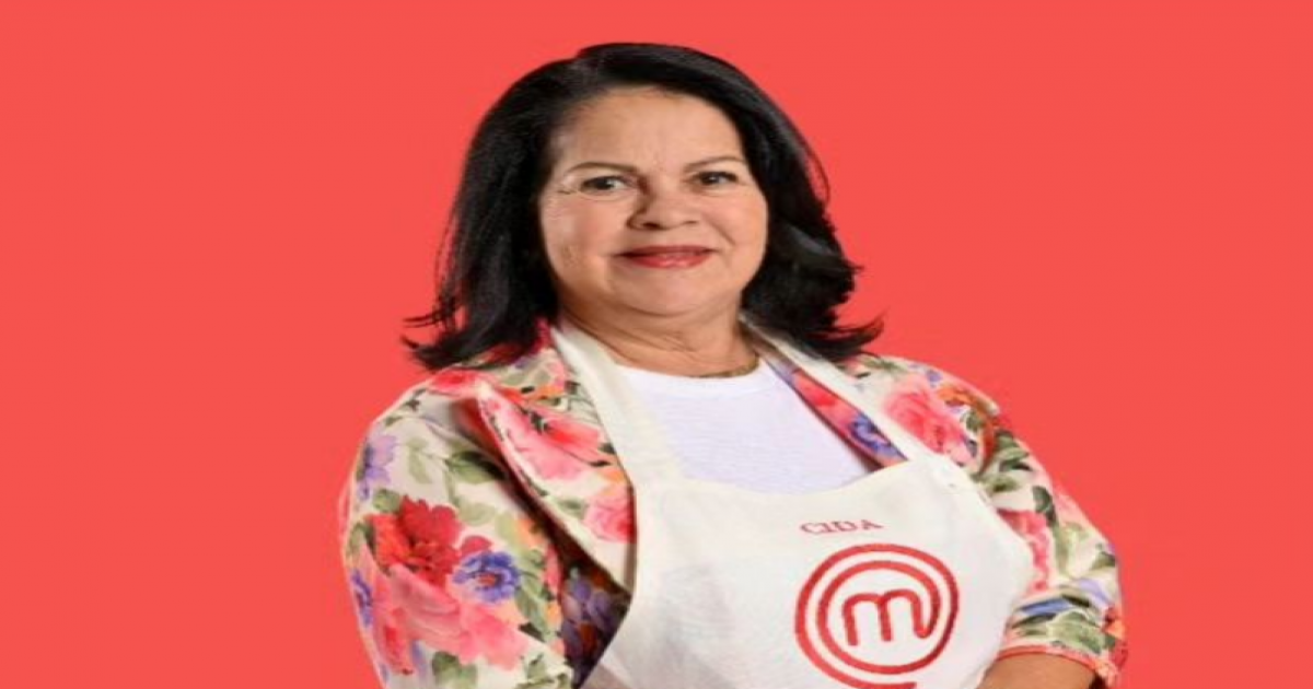 Vereador Gutinha homenageia Cida Cabral pela participação no Masterchef + da Band TV