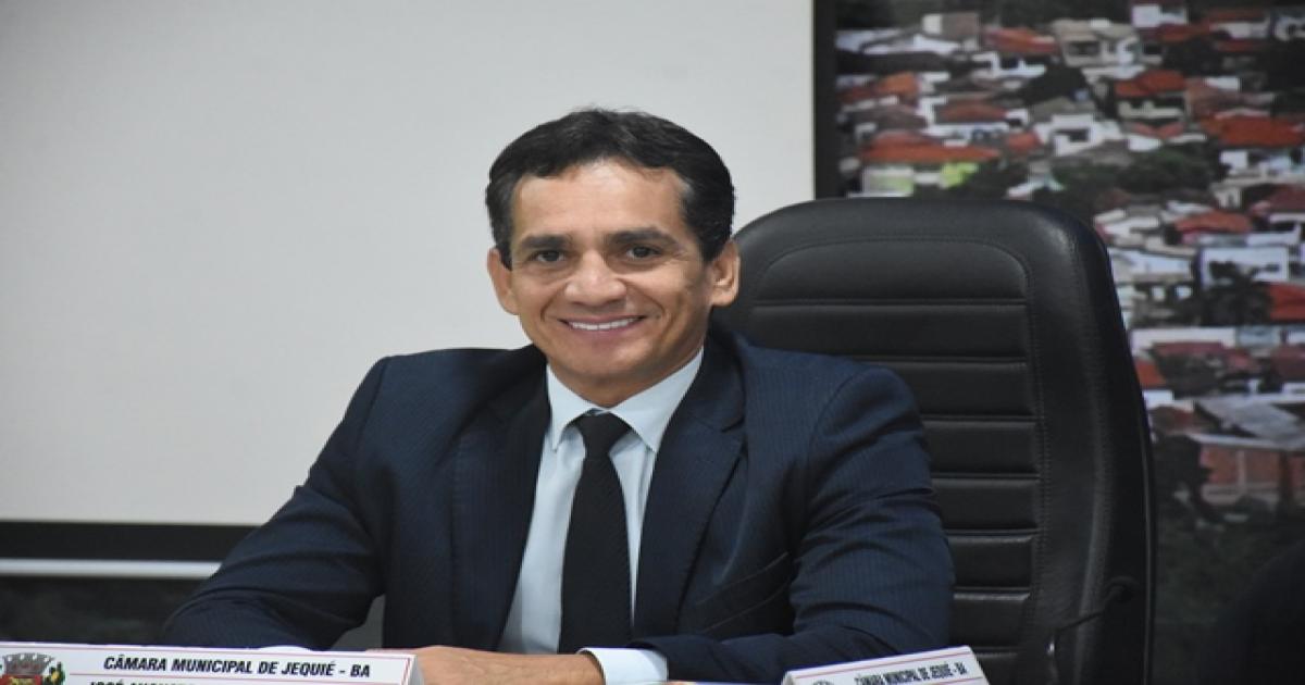 Gutinha  pede construção de campo society no Colégio Professor Firmo Nunes