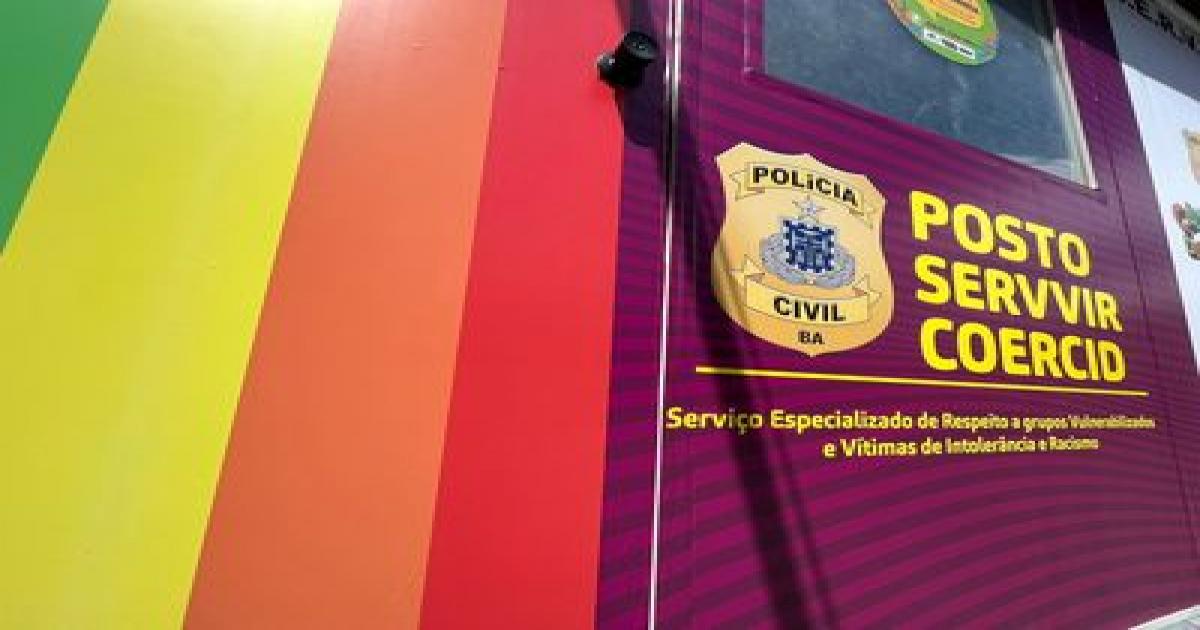 Mulher que chamou ambulante de macaco é presa pela PC
