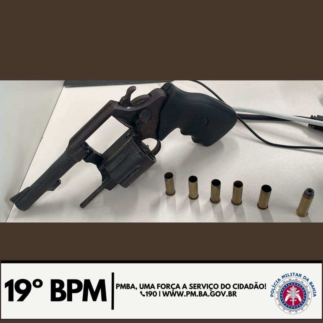 Dupla troca tiros com a Polícia Militar, um morreu e outro fugiu Dupla troca tiros com a Polícia Militar, um morreu e outro fugiu