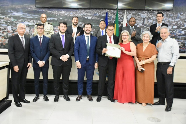 Câmara homenageia Drª Maria Angela Magnavita com a outorga de Título de Cidadania Jequieense Câmara homenageia Drª Maria Angela Magnavita com a outorga de Título de Cidadania Jequieense
