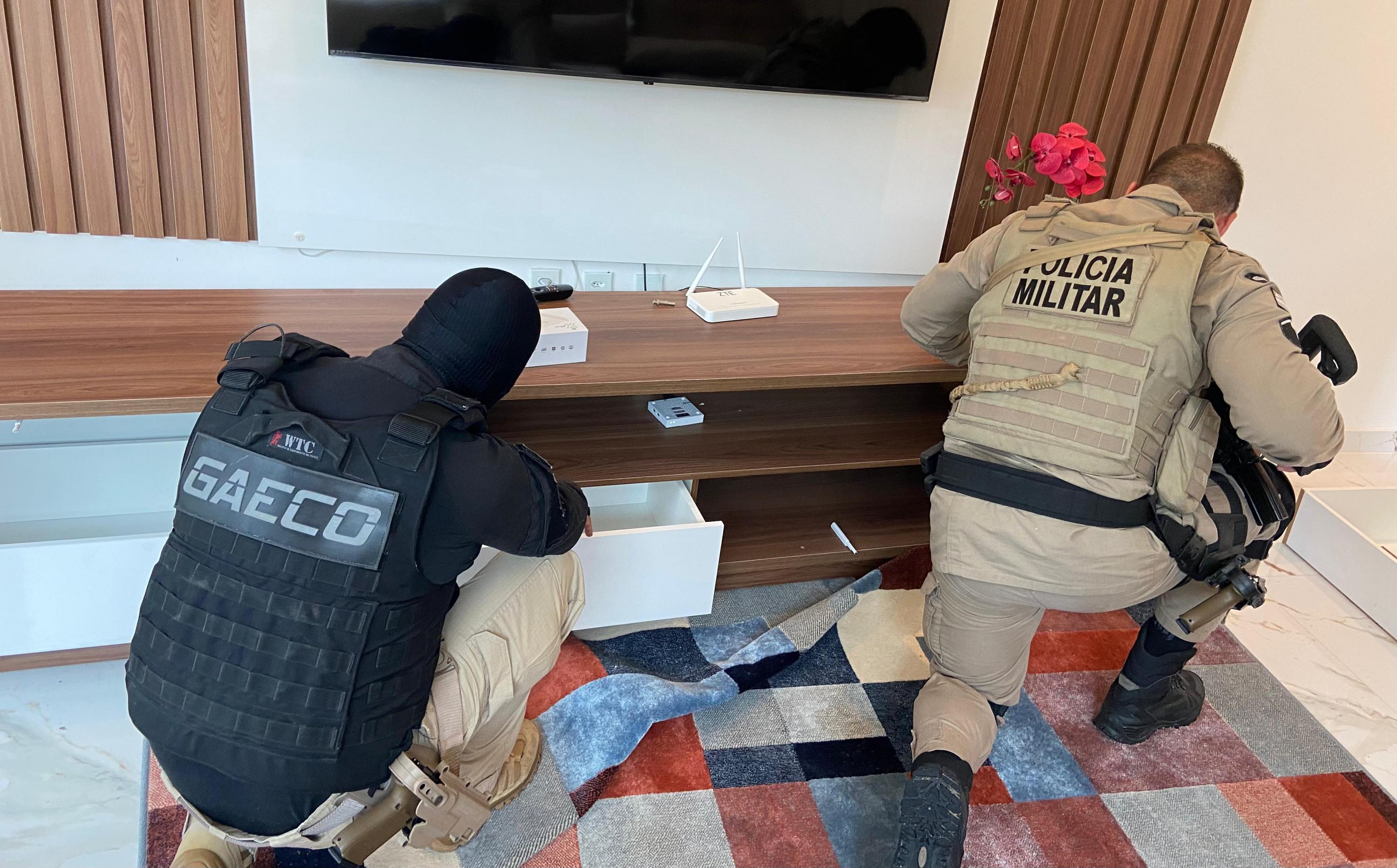 MPBA e Polícia Federal deflagram operação contra comércio ilegal de armas em Porto Seguro MPBA e Polícia Federal deflagram operação contra comércio ilegal de armas em Porto Seguro
