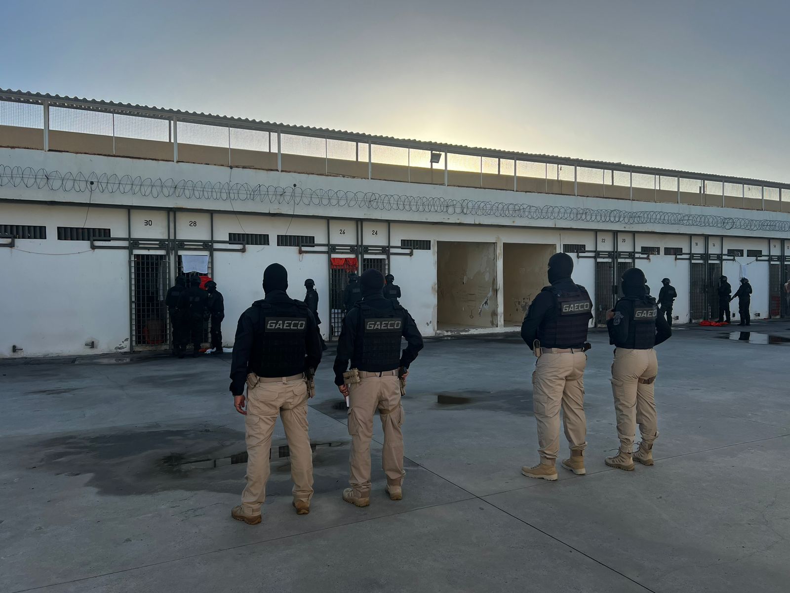 Operação Controle: Líderes de facções criminosas de Feira de Santana são transferidos para presídio de segurança máxima Operação Controle: Líderes de facções criminosas de Feira de Santana são transferidos para presídio de segurança máxima