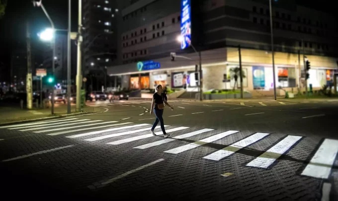 Bui Bulhões popõe implantação de faixas de pedestres iluminadas na cidade Bui Bulhões popõe implantação de faixas de pedestres iluminadas na cidade