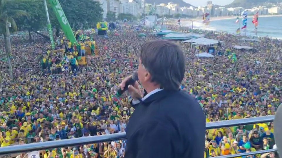 Bolsonaro convoca nova manifestação para o dia 21/04, às 10h da manhã, na Praia de Copacabana Bolsonaro convoca nova manifestação para o dia 21/04, às 10h da manhã, na Praia de Copacabana