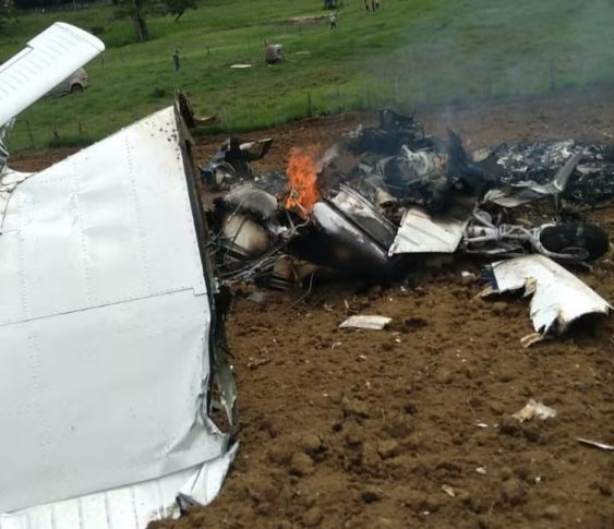 Piloto morre após queda de avião em São Sebastião do Passé, no interior da Bahia Piloto morre após queda de avião em São Sebastião do Passé, no interior da Bahia