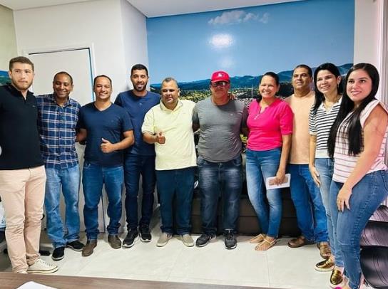 Prefeito Marcelo Pecorelli inicia a semana com reuniões produtiva com secretários e colaboradores Prefeito Marcelo Pecorelli inicia a semana com reuniões produtiva com secretários e colaboradores