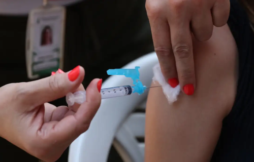 Vacina contra a dengue: municípios de Goiás, Mato Grosso do Sul e Bahia estão entre as prioridades do governo Vacina contra a dengue: municípios de Goiás, Mato Grosso do Sul e Bahia estão entre as prioridades do governo