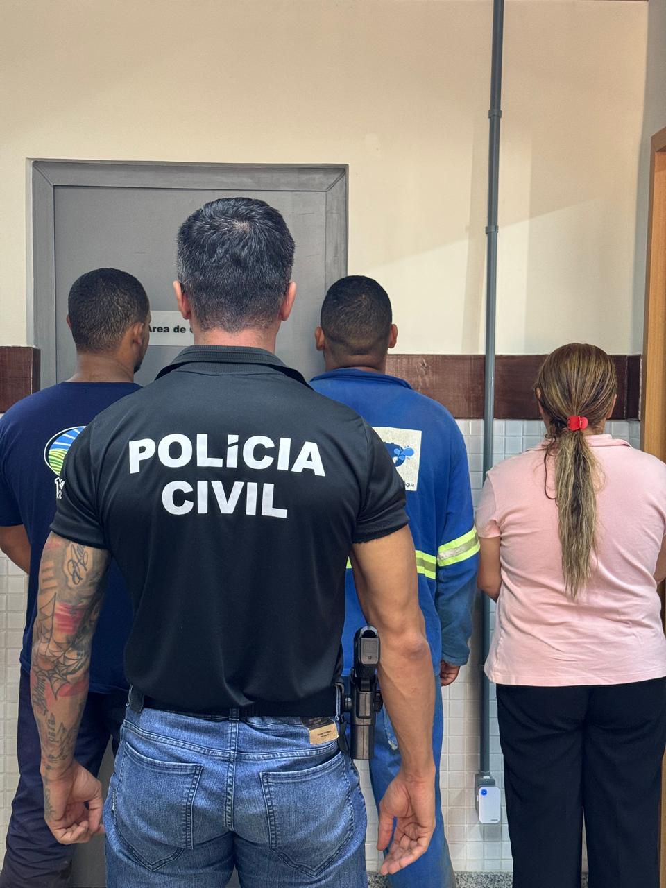 Operação policial na Bahia cumpre mandados de prisão em Maracá, Jequié, Ibirataia e Jitaúna Operação policial na Bahia cumpre mandados de prisão em Maracá, Jequié, Ibirataia e Jitaúna