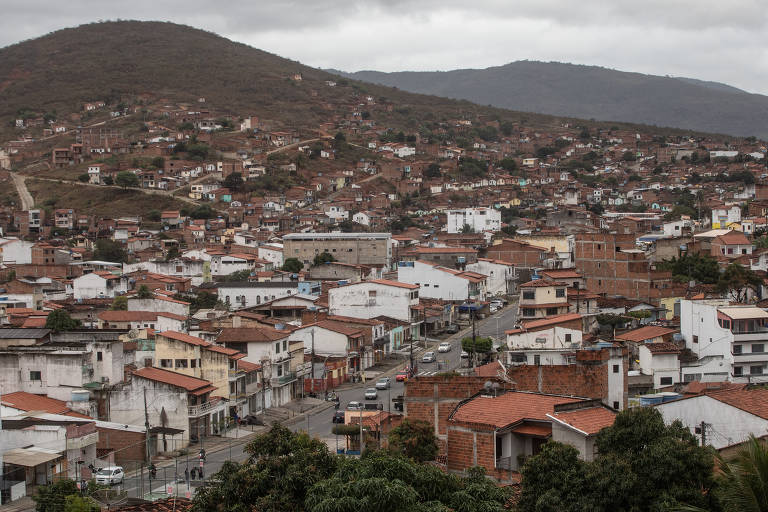 Jequié entre as cidades com maior número de beneficiários do Bolsa Família Jequié entre as cidades com maior número de beneficiários do Bolsa Família