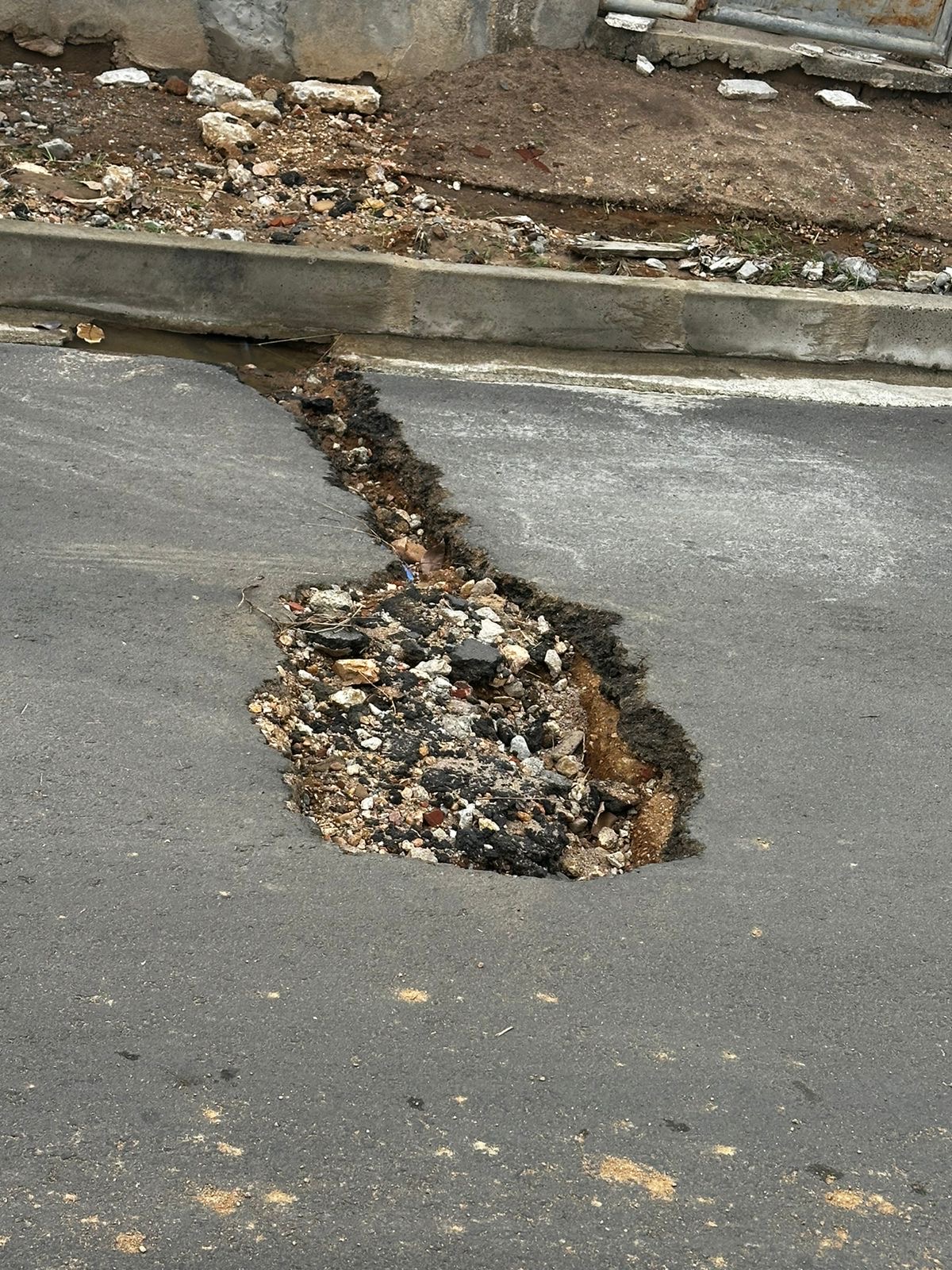 Moradores do São Judas Tadeu fazem campanha contra serviços da Embasa em Jequié Moradores do São Judas Tadeu fazem campanha contra serviços da Embasa em Jequié
