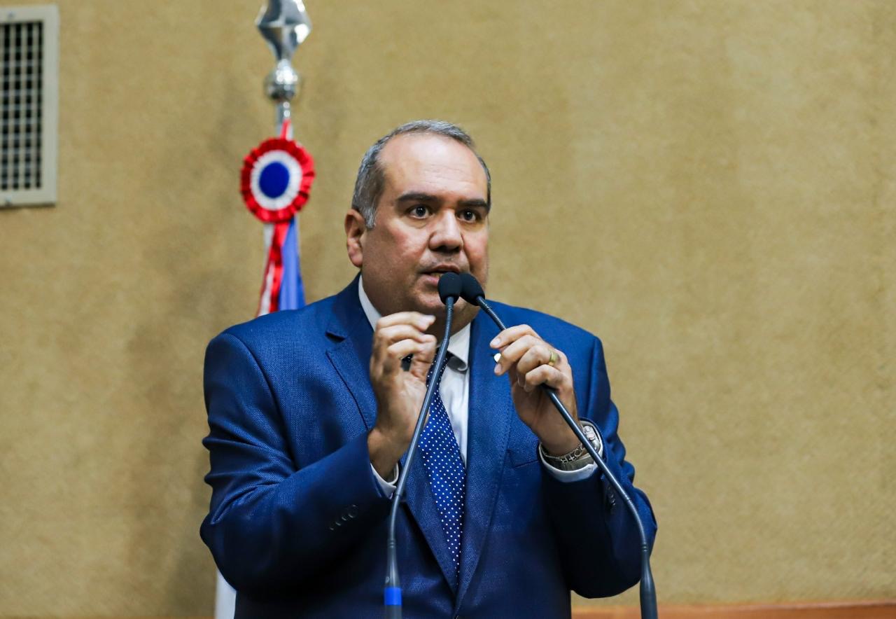 Sandro Régis repudia ação judicial de Jerônimo contra ACM Neto: “tentativa de calar oposição não vai funcionar Sandro Régis repudia ação judicial de Jerônimo contra ACM Neto: “tentativa de calar oposição não vai funcionar