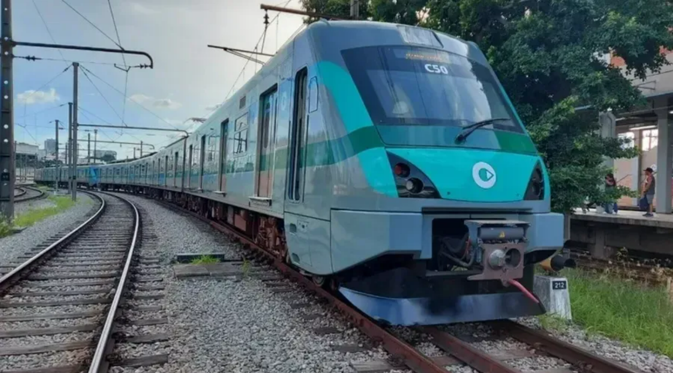 PROJETO DO TREM DE PASSAGEIROS LIGANDO SALVADOR A FEIRA DE SANTANA SEGUE EM ANDAMENTO. EXPECTATIVA É QUE SEJA ENTREGUE NO 1º SEMESTRE DE 2025 PROJETO DO TREM DE PASSAGEIROS LIGANDO SALVADOR A FEIRA DE SANTANA SEGUE EM ANDAMENTO. EXPECTATIVA É QUE SEJA ENTREGUE NO 1º SEMESTRE DE 2025