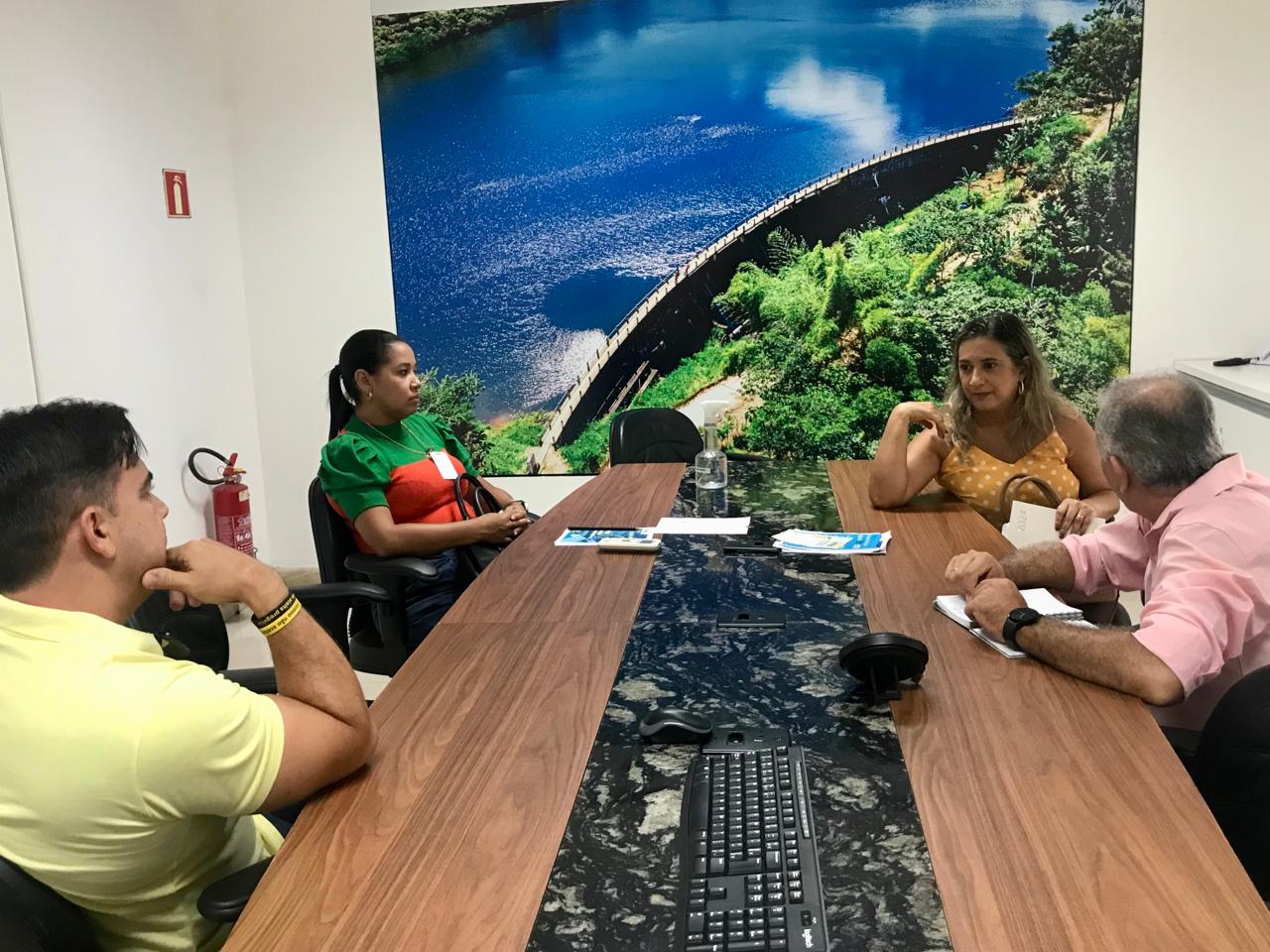 Moana Meira cobra da Embasa melhorias no abastecimento de água no SanVille Moana Meira cobra da Embasa melhorias no abastecimento de água no SanVille