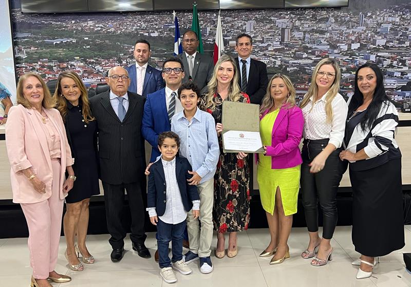 Câmara homenageia Drª Itanna Assis de Souza Pelegrini com Título de Cidadã Jequieense por iniciativa da vereadora Moana Meira Câmara homenageia Drª Itanna Assis de Souza Pelegrini com Título de Cidadã Jequieense por iniciativa da vereadora Moana Meira