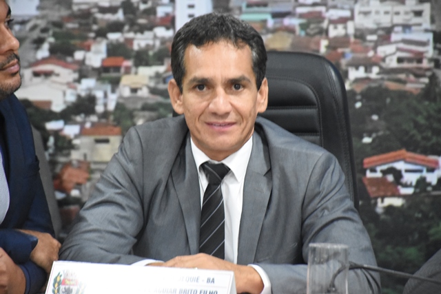 Gutinha pede asfaltamento das Ruas Santa Maria, 1° de Maio e Manoel Pinto de Araújo Gutinha pede asfaltamento das Ruas Santa Maria, 1° de Maio e Manoel Pinto de Araújo