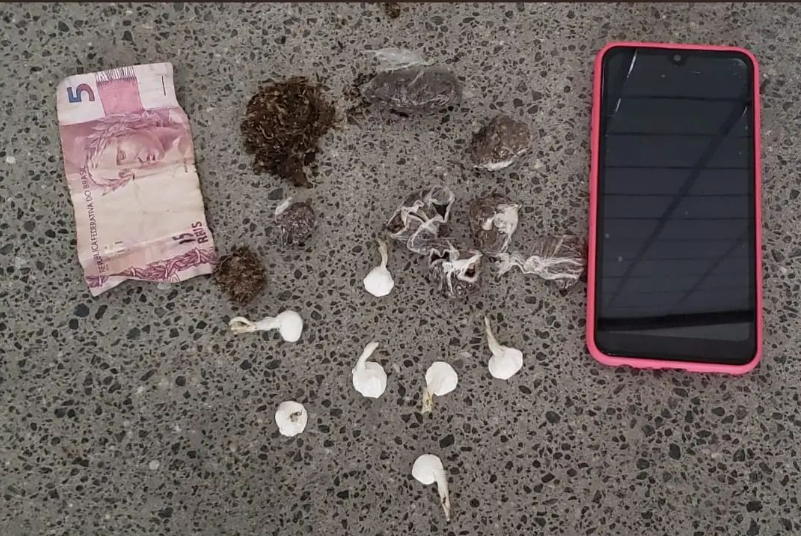 Adolescente detidos com drogas no Brasil Novo Adolescente detidos com drogas no Brasil Novo