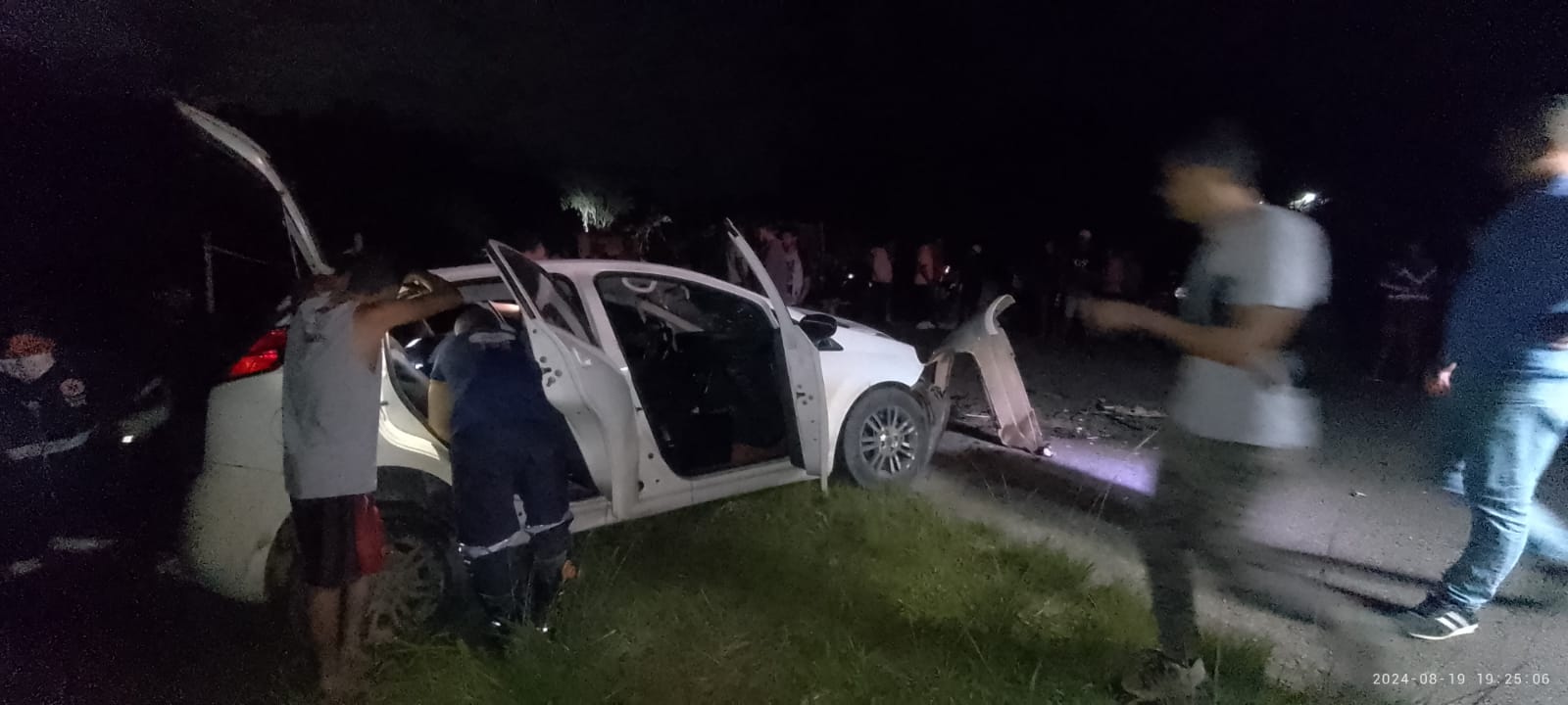 Uma pessoa morreu e 4 ficaram feridas em acidente na BA 549 Uma pessoa morreu e 4 ficaram feridas em acidente na BA 549