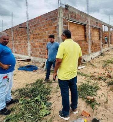 Jitaúna: Prefeito Marcelo Pecorelli visita obras em andamento no município Jitaúna: Prefeito Marcelo Pecorelli visita obras em andamento no município