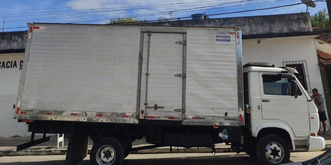 Motoristas dirigia sem CNH portando maconha e cocaína