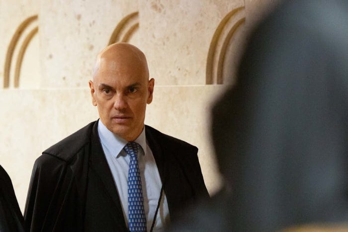 Censura ao X: Moraes mandou TSE endurecer contra o X após compra de Elon Musk Censura ao X: Moraes mandou TSE endurecer contra o X após compra de Elon Musk