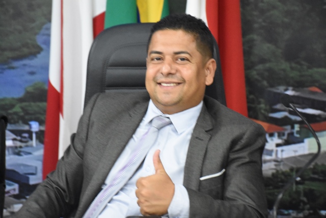 Tinho cobra ampliação das redes de água e de esgoto em vias da região da Vovó Camila Tinho cobra ampliação das redes de água e de esgoto em vias da região da Vovó Camila