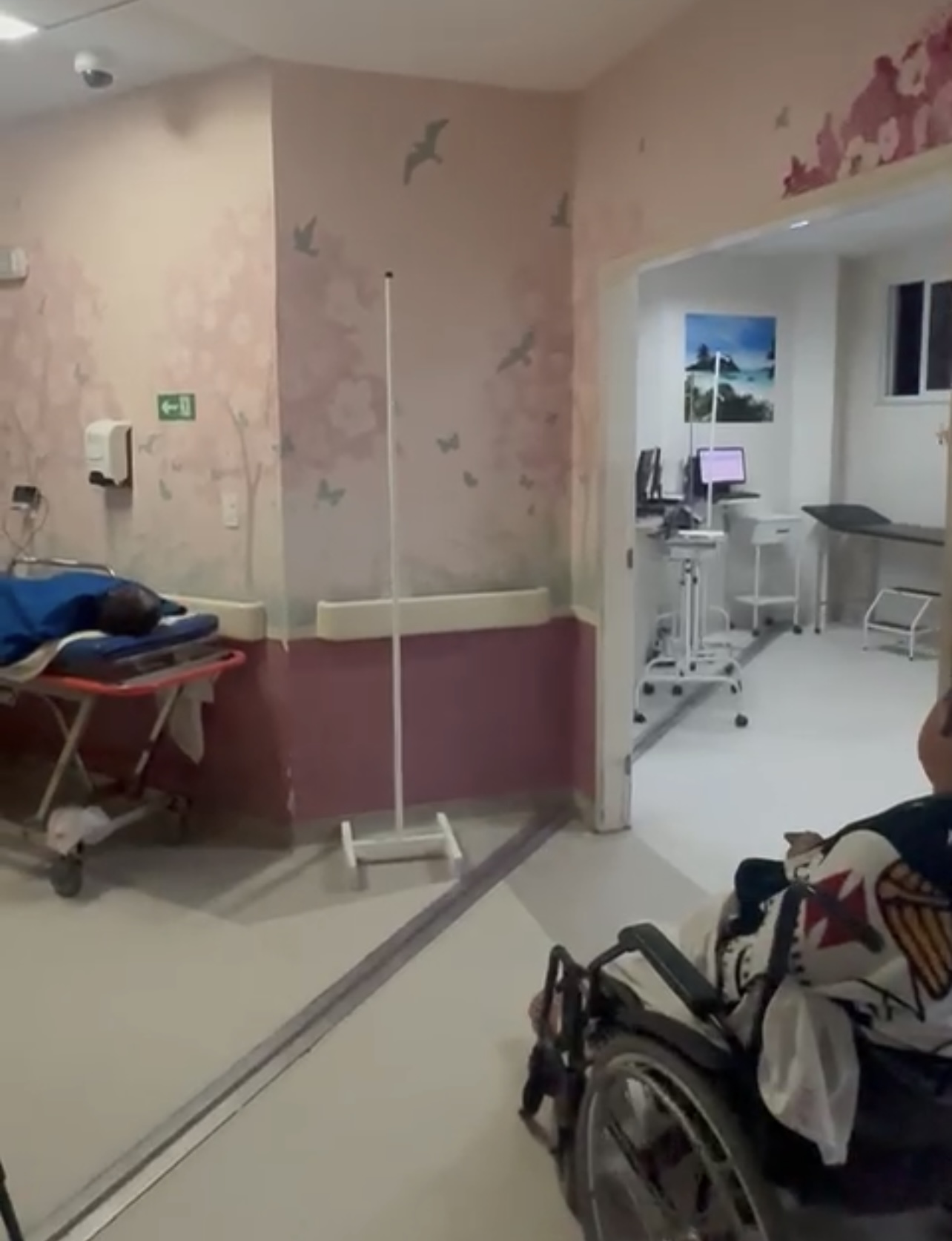 Servidor público denuncia médico flagrado dormindo durante plantão no Hospital Prado Valadares Servidor público denuncia médico flagrado dormindo durante plantão no Hospital Prado Valadares