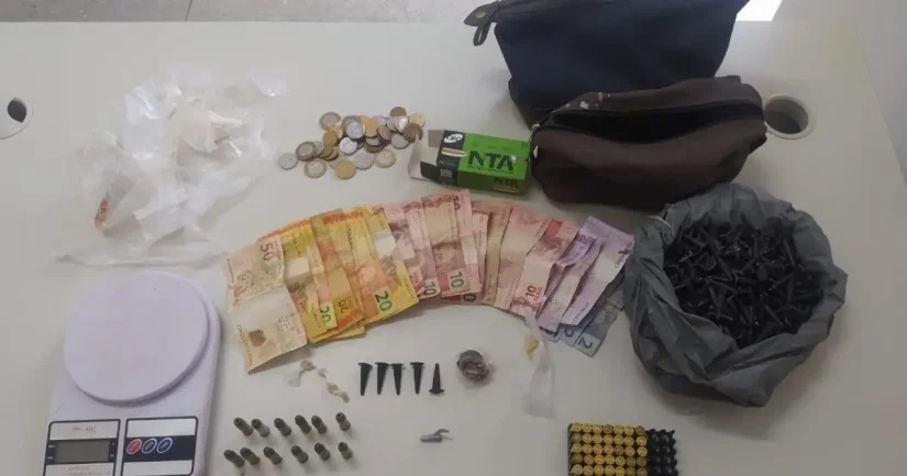 Drogas são apreendidas pela PM em Jequié Drogas são apreendidas pela PM em Jequié