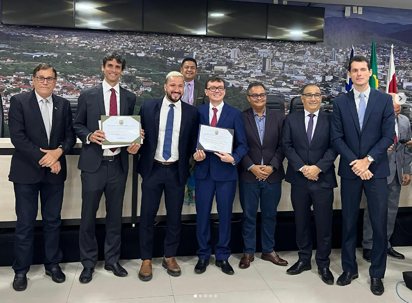De iniciativa de Bui Bulhões, Câmara de Jequié homenageia advogado e delegado da PF De iniciativa de Bui Bulhões, Câmara de Jequié homenageia advogado e delegado da PF