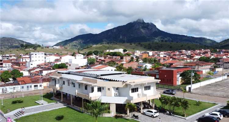 Mulher é presa em flagrante pelo homicídio do márido Mulher é presa em flagrante pelo homicídio do márido