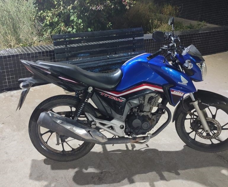 Apreensão de motocicleta com restrição de furto em Itagibá Apreensão de motocicleta com restrição de furto em Itagibá