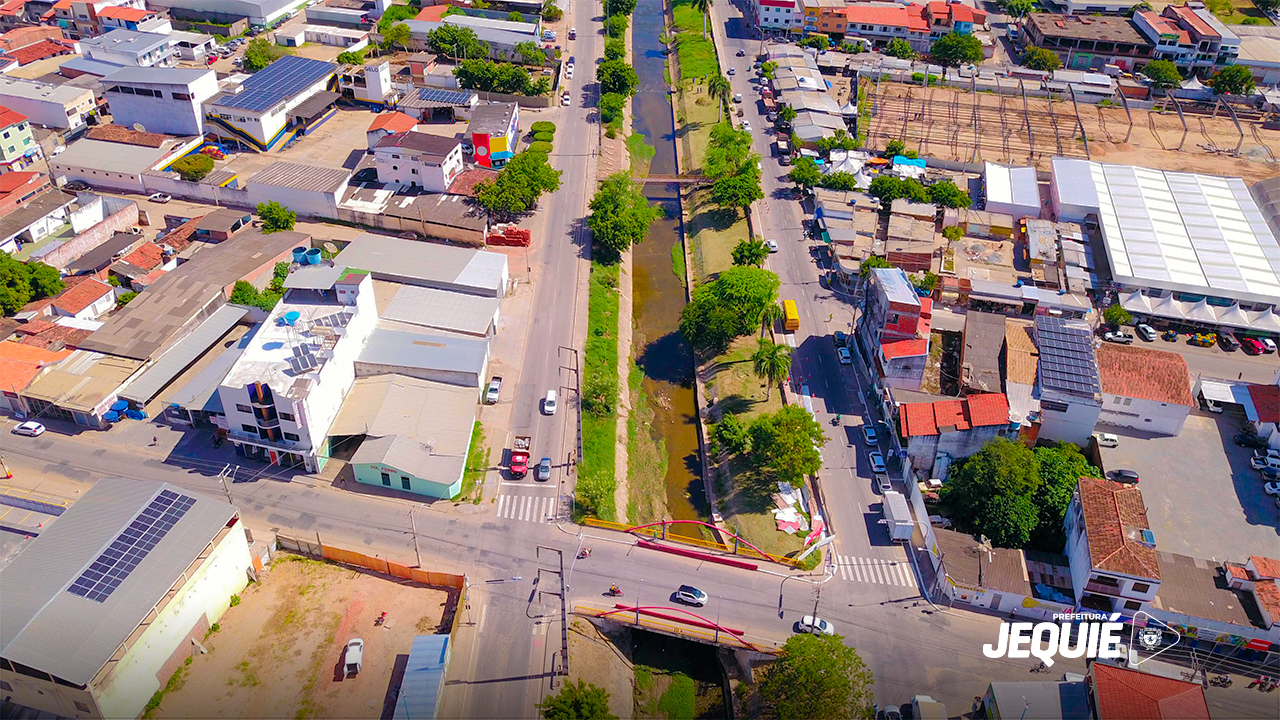 Prefeitura de Jequié inicia construção do novo estacionamento do CEAVIG, que passará a disponibilizar novas vagas para clientes e feirantes Prefeitura de Jequié inicia construção do novo estacionamento do CEAVIG, que passará a disponibilizar novas vagas para clientes e feirantes