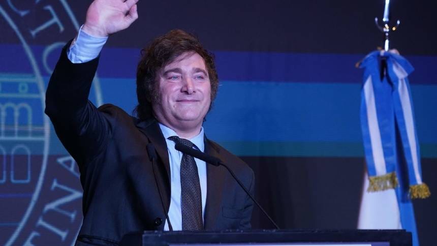 Argentina segue forte recuperação e moeda valoriza 25% em relação ao dólar Argentina segue forte recuperação e moeda valoriza 25% em relação ao dólar