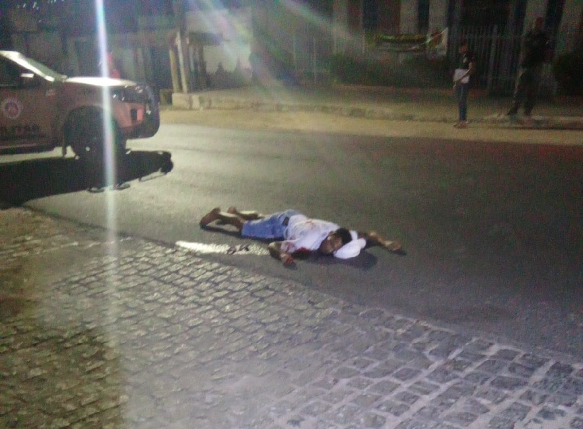 Homem assassinado ao lado do Complexo Policial de Jequié Homem assassinado ao lado do Complexo Policial de Jequié