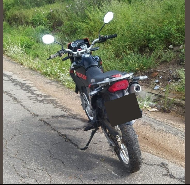 Polícia Militar recupera moto roubada no bairro Cidade Nova Polícia Militar recupera moto roubada no bairro Cidade Nova