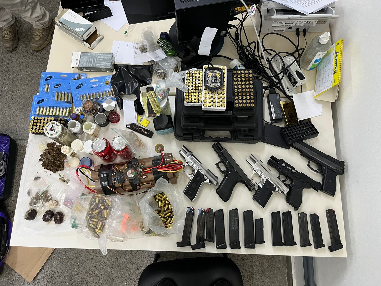 Polícia Civil prende homem com arsenal e drogas em Itabuna