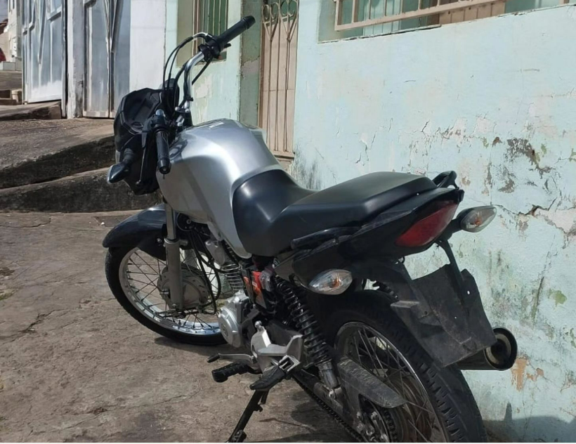 Polícia Militar apreende moto adulterada no Alto da Bela Vista Polícia Militar apreende moto adulterada no Alto da Bela Vista
