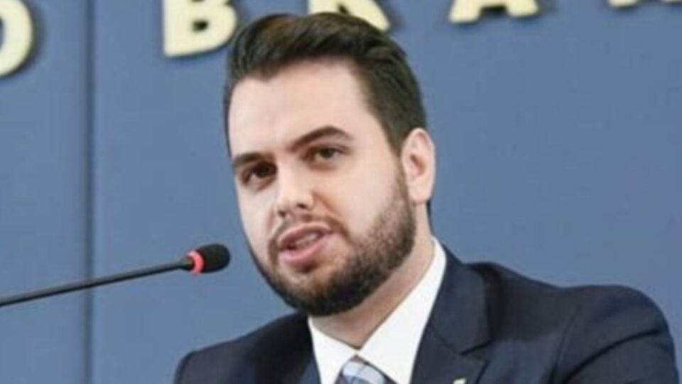 PF ignora pedido de Moraes e não envia dados do celular de Filipe Martins PF ignora pedido de Moraes e não envia dados do celular de Filipe Martins