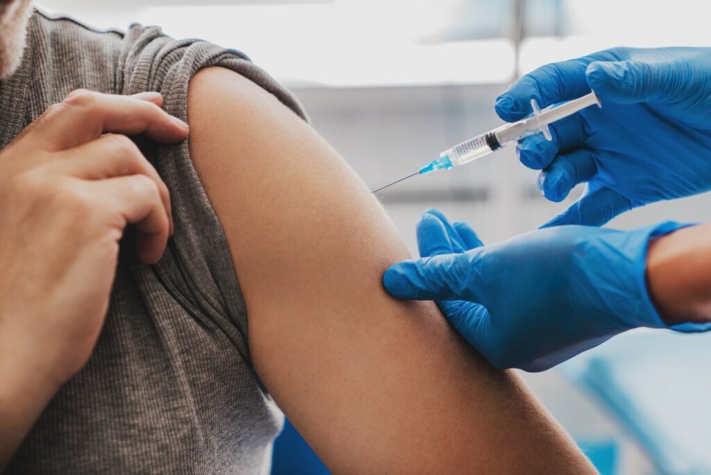 Prefeitura de Jequié inicia vacinação contra Dengue na terça-feira Prefeitura de Jequié inicia vacinação contra Dengue na terça-feira