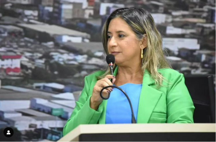 Moana Meira defende obrigatoriedade de disponibilização de cadeiras de rodas nos órgãos públicos municipais. Moana Meira defende obrigatoriedade de disponibilização de cadeiras de rodas nos órgãos públicos municipais.