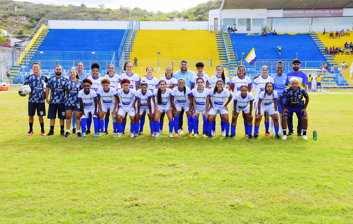Meninas do ADJ golearam o Barcelona de Ilhéus Meninas do ADJ golearam o Barcelona de Ilhéus