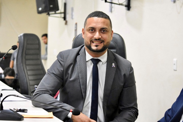 Vereador João Paulo homenagreia Euripedes Oliveira dos Santos com nome de praça na Urbis III Vereador João Paulo homenagreia Euripedes Oliveira dos Santos com nome de praça na Urbis III