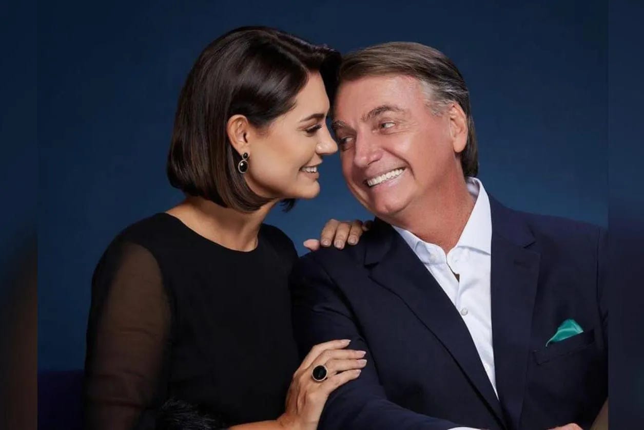 Bolsonaro e Michelle processam Lula