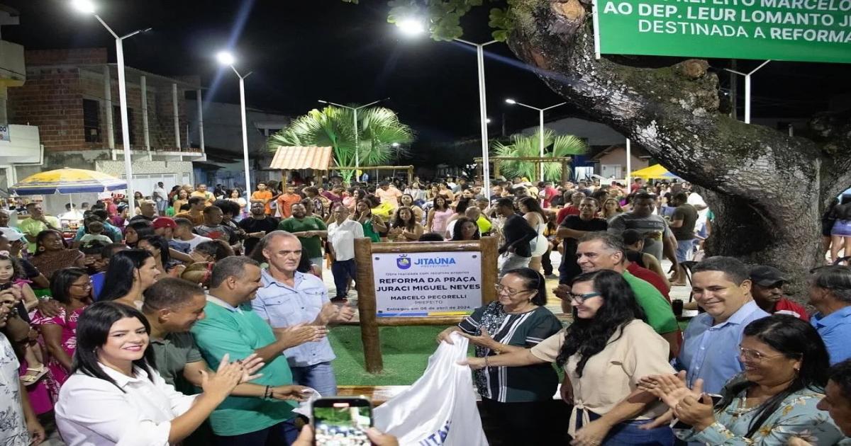Prefeito de Jitaúna entrega requalificação da praça Juraci NevesSe