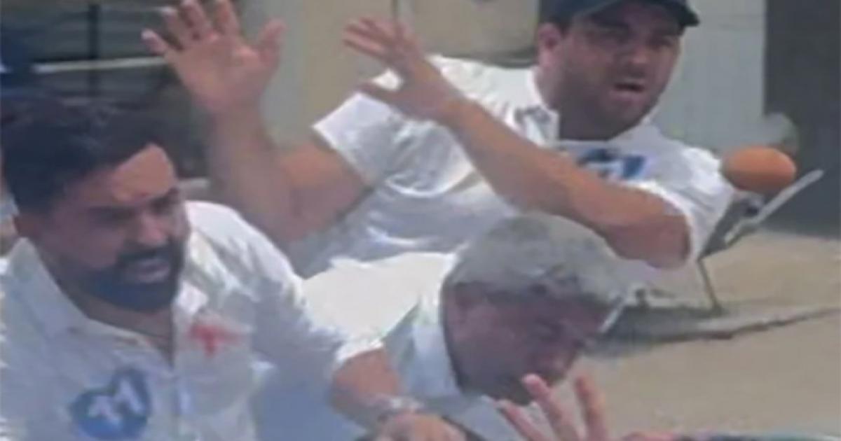 Manifestantes petistas jogam ovo em Jerônimo durante carreata no interior da Bahia